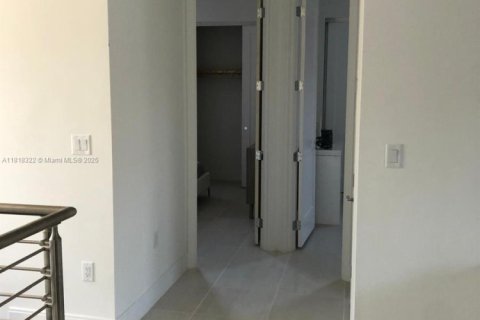Casa en venta en Doral, Florida, 3 dormitorios, 204.76 m2 № 1775298 - foto 18