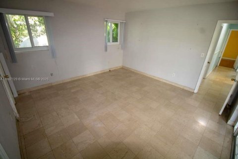 Casa en alquiler en Miami, Florida, 3 dormitorios, 179.77 m2 № 1932770 - foto 28