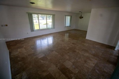 Casa en alquiler en Miami, Florida, 3 dormitorios, 179.77 m2 № 1932770 - foto 20