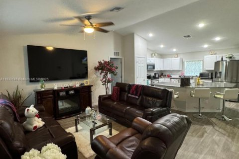 Villa ou maison à vendre à Port Charlotte, Floride: 4 chambres № 1813840 - photo 26