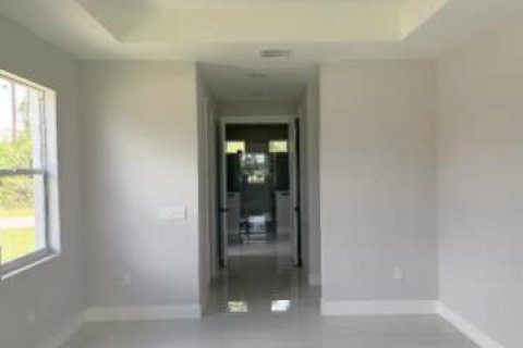 Villa ou maison à vendre à North Port, Floride: 3 chambres, 182.27 m2 № 2190898 - photo 13