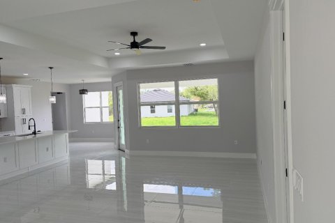 Villa ou maison à vendre à North Port, Floride: 3 chambres, 182.27 m2 № 2190898 - photo 6