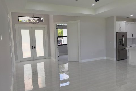 Villa ou maison à vendre à North Port, Floride: 3 chambres, 182.27 m2 № 2190898 - photo 4