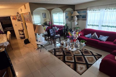 Villa ou maison à vendre à Miami, Floride: 3 chambres, 139.63 m2 № 2082402 - photo 18