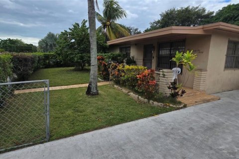 Villa ou maison à vendre à Miami, Floride: 3 chambres, 139.63 m2 № 2082402 - photo 15