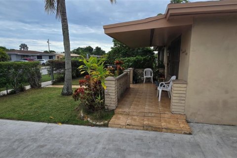 Villa ou maison à vendre à Miami, Floride: 3 chambres, 139.63 m2 № 2082402 - photo 5