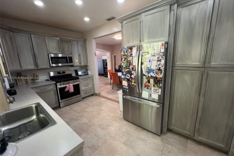 Casa en venta en Miami Beach, Florida, 4 dormitorios, 258.55 m2 № 1501042 - foto 13