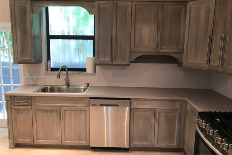 Casa en venta en Miami Beach, Florida, 4 dormitorios, 258.55 m2 № 1501042 - foto 12