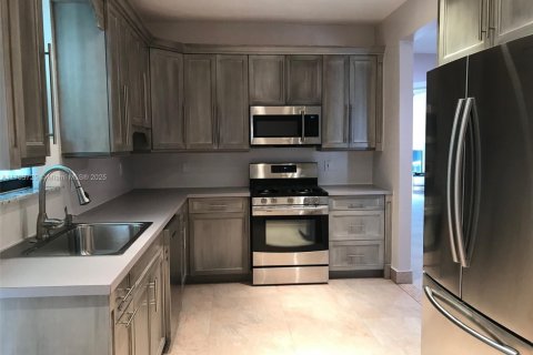 Casa en venta en Miami Beach, Florida, 4 dormitorios, 258.55 m2 № 1501042 - foto 11