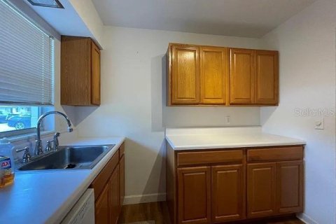 Touwnhouse à louer à DeLand, Floride: 2 chambres, 96.9 m2 № 2167738 - photo 3