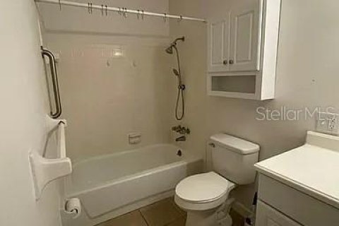 Touwnhouse à louer à DeLand, Floride: 2 chambres, 96.9 m2 № 2167738 - photo 8