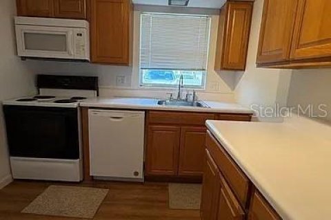 Touwnhouse à louer à DeLand, Floride: 2 chambres, 96.9 m2 № 2167738 - photo 2