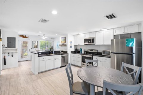 Condo in Placida, Florida, 1 bedroom  № 2217711 - photo 16