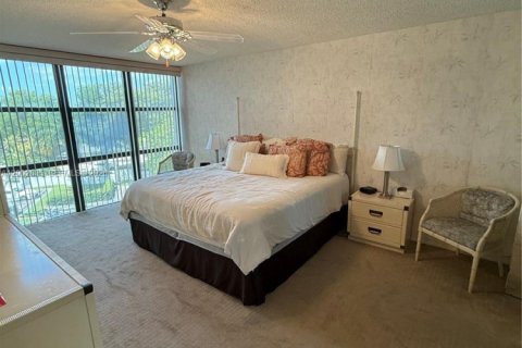 Купить кондоминиум в Халландейл-Бич, Флорида 2 спальни, 104.98м2, № 2066353 - фото 15