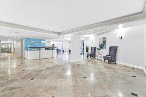 Купить кондоминиум в Халландейл-Бич, Флорида 2 спальни, 104.98м2, № 2066353 - фото 26