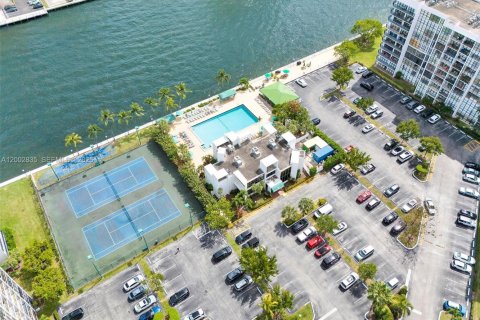 Купить кондоминиум в Халландейл-Бич, Флорида 2 спальни, 104.98м2, № 2066353 - фото 24