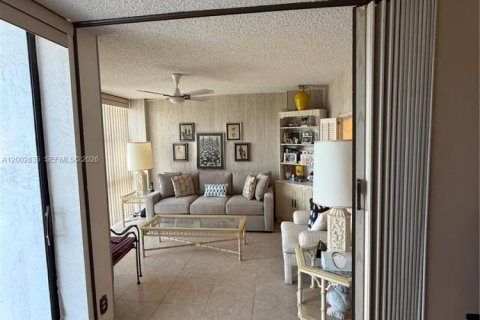 Купить кондоминиум в Халландейл-Бич, Флорида 2 спальни, 104.98м2, № 2066353 - фото 5