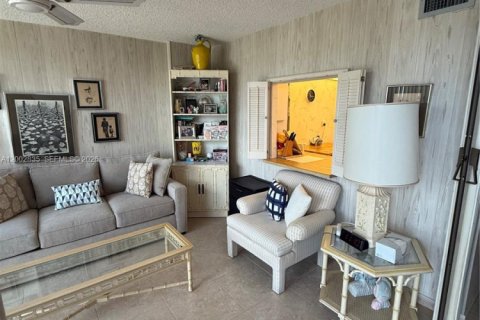 Купить кондоминиум в Халландейл-Бич, Флорида 2 спальни, 104.98м2, № 2066353 - фото 4