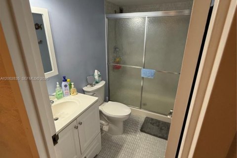 Купить кондоминиум в Халландейл-Бич, Флорида 2 спальни, 104.98м2, № 2066353 - фото 7