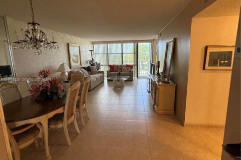 Купить кондоминиум в Халландейл-Бич, Флорида 2 спальни, 104.98м2, № 2066353 - фото 6