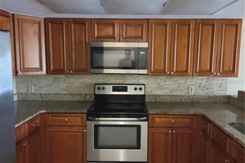 Copropriété à louer à New Port Richey, Floride: 2 chambres, 93.65 m2 № 2388500 - photo 3