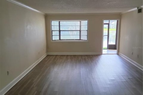 Copropriété à louer à New Port Richey, Floride: 2 chambres, 93.65 m2 № 2388500 - photo 5