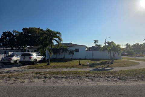 Villa ou maison à Miami, Floride 4 chambres, 113.81 m2 № 2024588