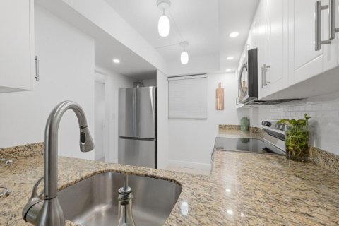 Copropriété à louer à Oakland Park, Floride: 1 chambre, 69.68 m2 № 2252014 - photo 14
