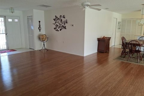 Copropriété à louer à New Port Richey, Floride: 2 chambres, 160.54 m2 № 1912733 - photo 8