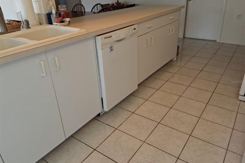 Copropriété à louer à New Port Richey, Floride: 2 chambres, 160.54 m2 № 1912733 - photo 15