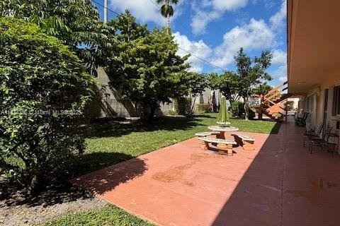 Condo in Hallandale Beach, Florida, 1 bedroom  № 1814863 - photo 15