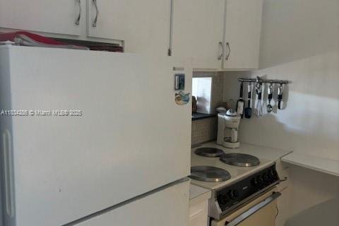 Condo in Hallandale Beach, Florida, 1 bedroom  № 1814863 - photo 9