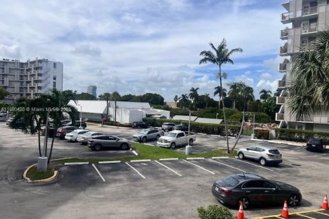 Copropriété à louer à Aventura, Floride: 1 chambre, 68.84 m2 № 1946937 - photo 2