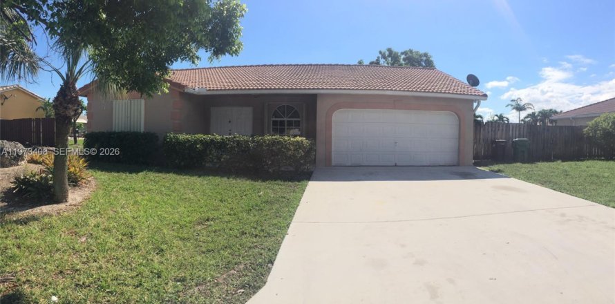 Дом в Майами, Флорида 3 спальни, 183.67м2 № 2033924