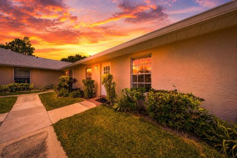 Condo in Lake Worth, Florida, 2 bedrooms  № 2261061 - photo 18