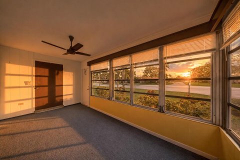 Condo in Lake Worth, Florida, 2 bedrooms  № 2261061 - photo 20