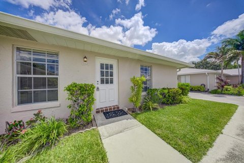 Condo in Lake Worth, Florida, 2 bedrooms № 2261061