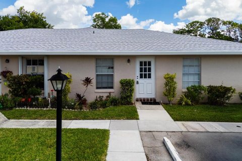 Condo in Lake Worth, Florida, 2 bedrooms  № 2261061 - photo 2