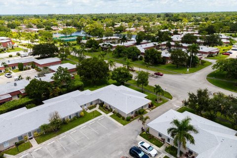 Condo in Lake Worth, Florida, 2 bedrooms  № 2261061 - photo 24