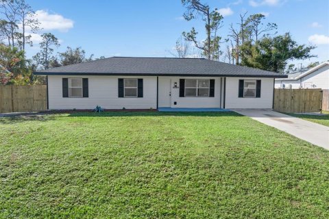 House in Port Charlotte, Florida 4 bedrooms, 122.63 sq.m. № 1422027 - photo 1
