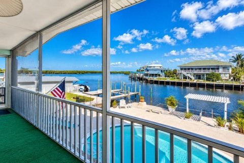 Villa ou maison à vendre à Hernando Beach, Floride: 7 chambres, 289.11 m2 № 2420627 - photo 4