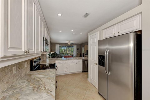House in Port Charlotte, Florida 3 bedrooms, 150.22 sq.m. № 1373782 - photo 5