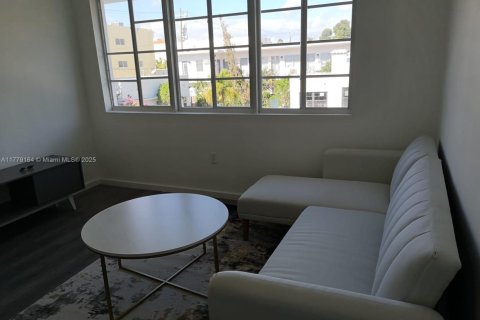 Купить кондоминиум в Майами-Бич, Флорида 1 спальня, 48.12м2, № 1985636 - фото 3