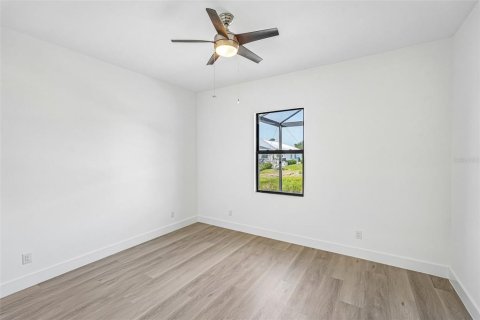 House in Punta Gorda, Florida 4 bedrooms, 204.85 sq.m. № 2116773 - photo 19