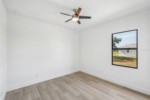 House in Punta Gorda, Florida 4 bedrooms, 204.85 sq.m. № 2116773 - photo 21