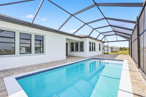 House in Punta Gorda, Florida 4 bedrooms, 204.85 sq.m. № 2116773 - photo 30