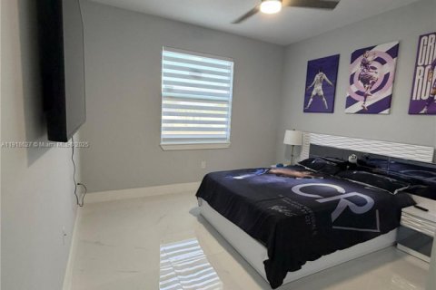 House in Lehigh Acres, Florida 3 bedrooms № 2034222 - photo 18