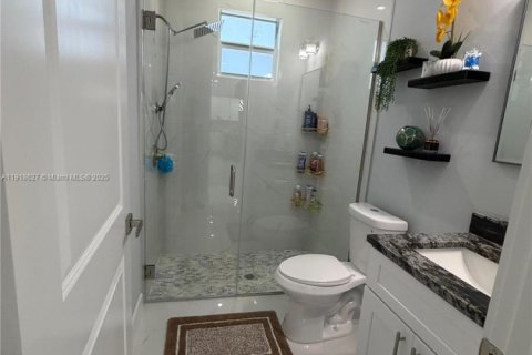 House in Lehigh Acres, Florida 3 bedrooms № 2034222 - photo 17