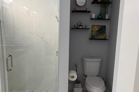 House in Lehigh Acres, Florida 3 bedrooms № 2034222 - photo 13