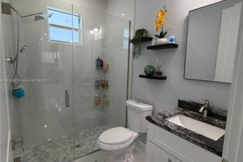 House in Lehigh Acres, Florida 3 bedrooms № 2034222 - photo 12